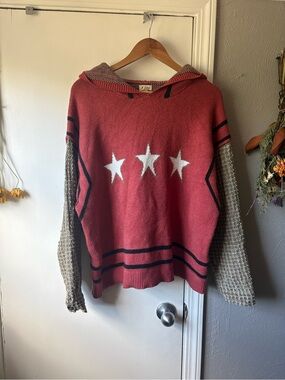 POL Women's Red Star-Accent V-Neck Sweater with Cream Sleeves